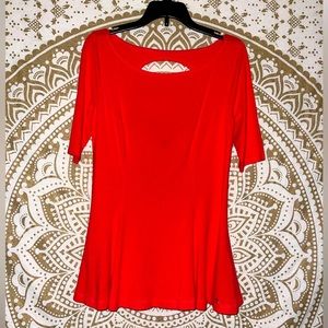 “GUESS” LADIES ORANGE SHORT SLEEVED TOP WITH PRETTY KEYHOLE BACK, SIZE SMALL